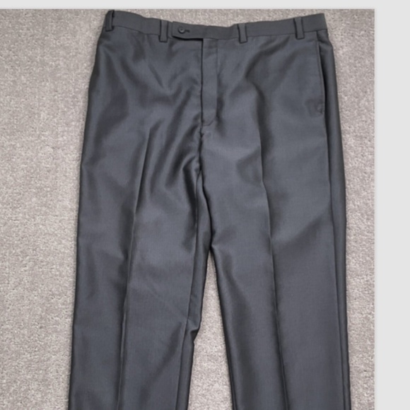 Mens 2pc Calvin Klein suit grey silver 42L excellent condition - Picture 10 of 16